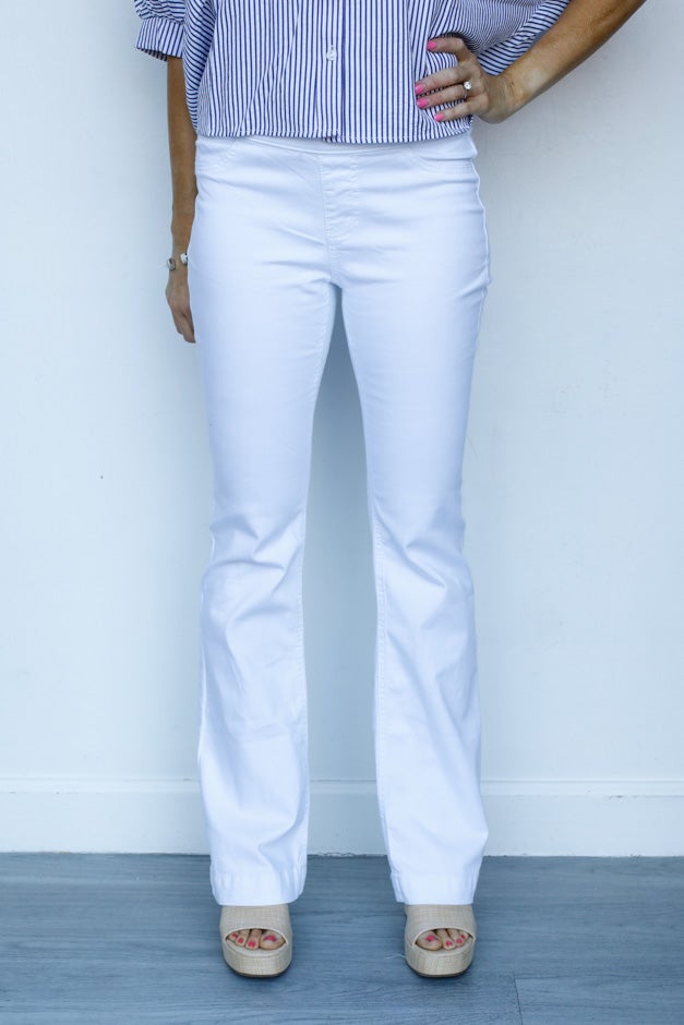 33 Cello White Mid Rise Pull On Flare